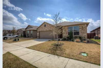 820 Greenford Manor, Fort Worth, TX 76247 - Photo 2