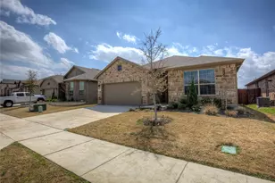 820 Greenford Mnr, Fort Worth, TX 76247 - Photo 2