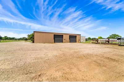 8085 Jackson Road, Krum, TX 76249 - Photo 32