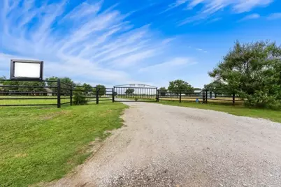 8085 Jackson Road, Krum, TX 76249 - Photo 34