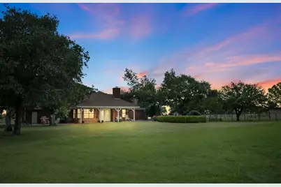 8085 Jackson Road, Krum, TX 76249 - Photo 2