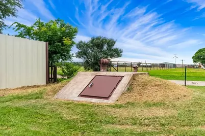 8085 Jackson Road, Krum, TX 76249 - Photo 40
