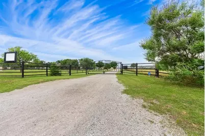 8085 Jackson Road, Krum, TX 76249 - Photo 24