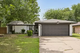434 Stonehenge Dr, Arlington, TX 76014 - Photo 2