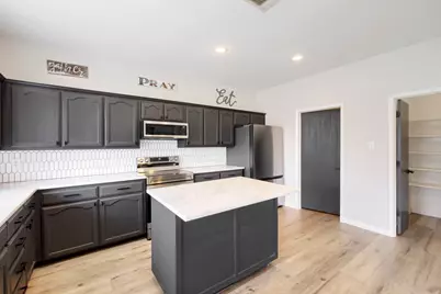 7436 Anderson Boulevard, Fort Worth, TX 76120 - Photo 12