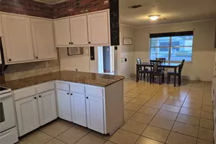243 Weldon Dr, Woodway, TX 76712 - Photo 8