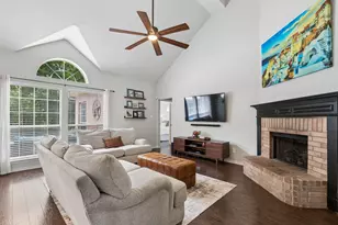 800 Wooded Creek Ln, McKinney, TX 75071 - Photo 8