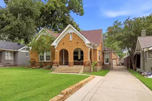 825 Thomasson Dr, Dallas, TX 75208 - Photo 2