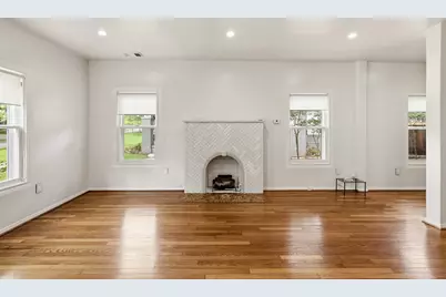 825 Thomasson Drive, Dallas, TX 75208 - Photo 6