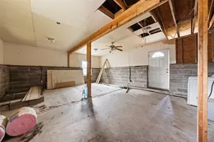 301 N Commerce St, Mart, TX 76664 - Photo 12