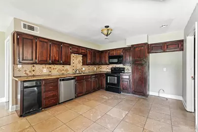 2411 Meadow Creek Drive, Carrollton, TX 75006 - Photo 6
