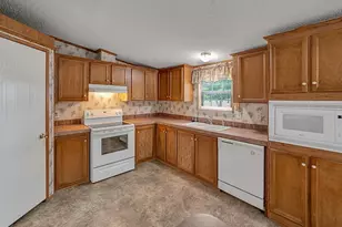 652 Middle Windsor Rd, McGregor, TX 76657 - Photo 10