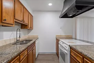 1933 Century Dr, Waco, TX 76712 - Photo 10