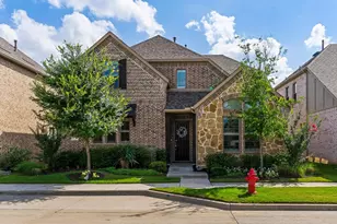 12767 Royal Oaks Ln, Farmers Branch, TX 75234 - Photo 2