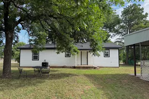628 W 3rd St, Burkburnett, TX 76354 - Photo 4