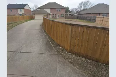 726 Cedarwood Drive, Cedar Hill, TX 75104 - Photo 2