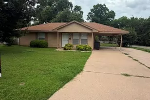 907 Hodge St, Cleburne, TX 76033 - Photo 1