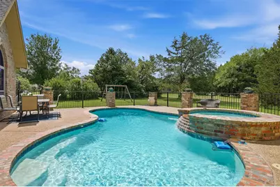 107 Iriquois Drive, Lake Kiowa, TX 76240 - Photo 2
