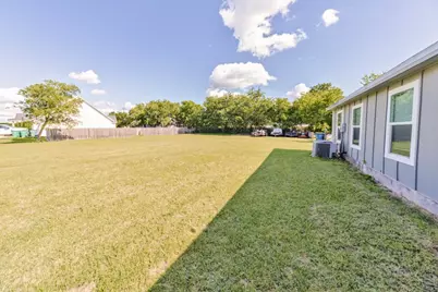 709 W Live Oak, Alvord, TX 76225 - Photo 2