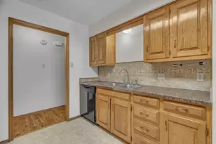 1009 Kings Canyon Ct, Grapevine, TX 76051 - Photo 10
