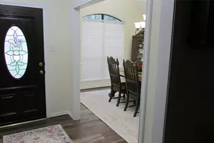 901 Lakeway Dr, Ennis, TX 75119 - Photo 10