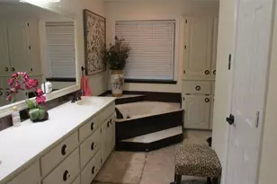 901 Lakeway Dr, Ennis, TX 75119 - Photo 14
