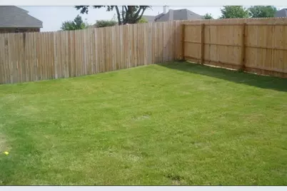 8052 Peacock Lane, Frisco, TX 75035 - Photo 2