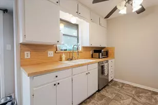 201 Oakridge Dr, Weatherford, TX 76086 - Photo 10
