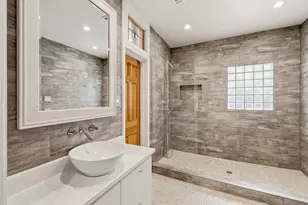825 Thomasson Dr, Dallas, TX 75208 - Photo 16