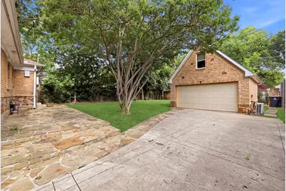 825 Thomasson Drive, Dallas, TX 75208 - Photo 22
