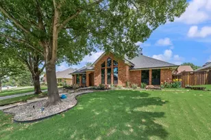 2908 Roaring Springs Rd, Grapevine, TX 76051 - Photo 4