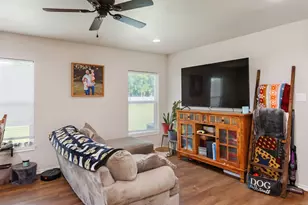 709 W Live Oak St, Alvord, TX 76225 - Photo 6