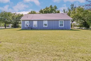 709 W Live Oak St, Alvord, TX 76225 - Photo 12