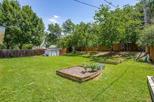 712 Poe St, Azle, TX 76020 - Photo 38