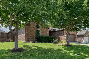 10 Ashlawn Ct, Edgecliff Village, TX 76134 - Photo 2
