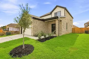 1709 Romans Rd, Ennis, TX 75119 - Photo 2