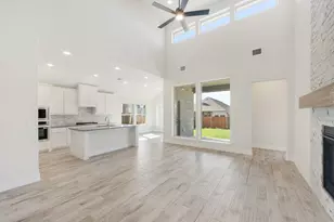 1040 Snowy Owl Dr, Alvarado, TX 76009 - Photo 8
