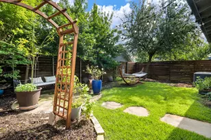 656 Bishop Heights Ln, Dallas, TX 75208 - Photo 20
