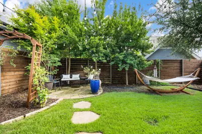 656 Bishop Heights Lane, Dallas, TX 75208 - Photo 20