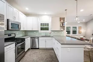 656 Bishop Heights Ln, Dallas, TX 75208 - Photo 10