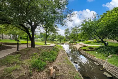 656 Bishop Heights Lane, Dallas, TX 75208 - Photo 24