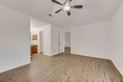 606 Oakland Hills Drive, Arlington, TX 76018 - Photo 4