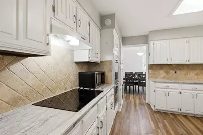 1917 Pleasant Valley Drive, Plano, TX 75023 - Photo 10