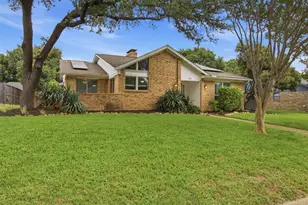 1917 Pleasant Valley Dr, Plano, TX 75023 - Photo 4