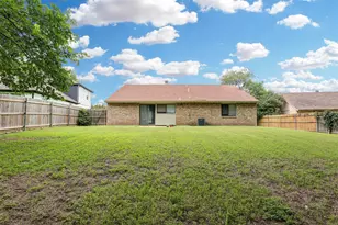 620 Nora Ln, DeSoto, TX 75115 - Photo 22