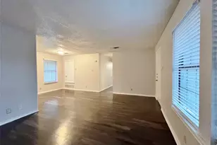1108 N Elm St, Denton, TX 76201 - Photo 8