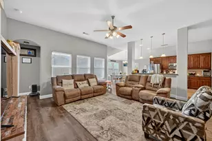 212 Ghost Rider Rd, Waxahachie, TX 75165 - Photo 2