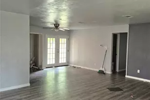 631 Cove Hollow Dr, Dallas, TX 75224 - Photo 2
