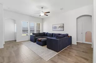 909 Blackhawk Dr, Princeton, TX 75407 - Photo 2