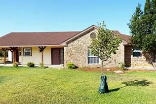 2520 Emerald Forest Dr, Burleson, TX 76028 - Photo 2